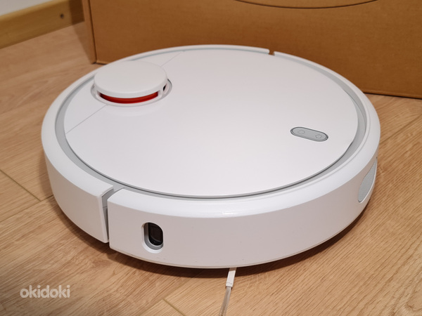 Xiaomi Mi Robot Vacuum робот пылесос (фото #4)