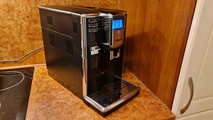 Täisautomaatne espressomasin Saeco Incanto HD8918 (2 foto / 4)