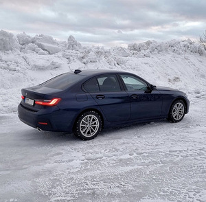 BMW 320d xDrive Sport Line 2.0 R4 140kW (4 foto / 6)