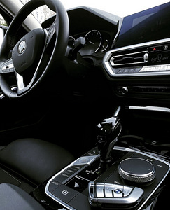 BMW 320d xDrive Sport Line 2.0 R4 140kW (6 foto / 6)