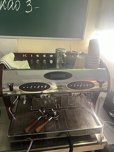 Professionaalne kohvimasin, 2 gruppi (1 foto / 3)