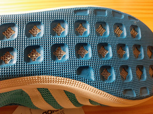 Кроссовки adidas (10 фото из 10)