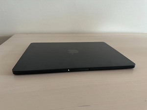 Macbook Air M2 8GB 2022 256GB (2 foto / 6)