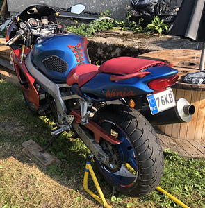 Mootoratas kawasaki zx9r ninja (6 foto / 8)