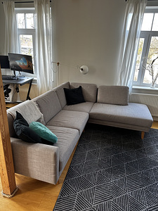 Серый мягкий диван
