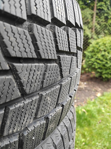 Maxxis 225/40/18 M+S (1 фото из 3)