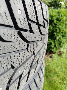 Hankook 215/55/17, 6mm (2 foto / 4)