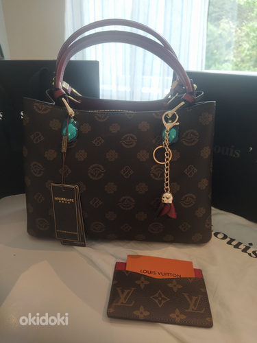 Naiste käekott. Louis Vuitton.