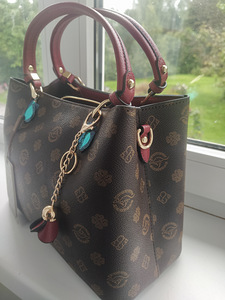 Naiste käekott. Louis Vuitton. (4 foto / 4)