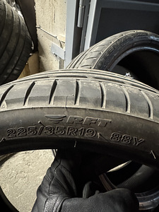 Bridgestone S001 RFT XL 22535R19 88Y RUNFLAT (4 foto / 5)