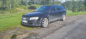 Audi A4 quattro S-line (1 foto / 4)