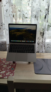 MacBook Air 13" (A1932) 2019, 8/250Gb/i5 (1 foto / 3)