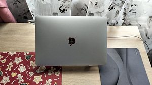 MacBook Air 13" (A1932) 2019, 8/250Gb/i5 (2 foto / 3)
