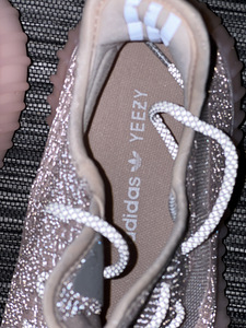 Adidas Yeezy (4 фото из 5)