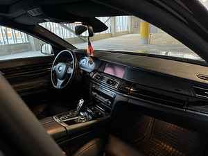 BMW F01 740d (6 foto / 15)