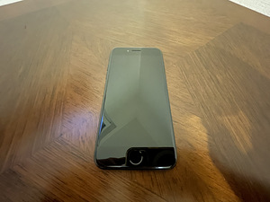 iPhone SE 2020 (7 фото из 10)