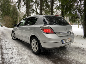 Opel Astra H (2 foto / 8)