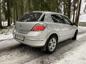 Opel Astra H (3 foto / 8)
