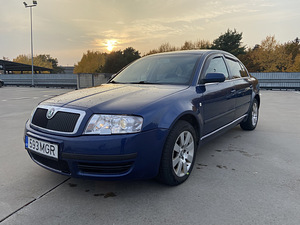 Škoda Superb (7 foto / 7)