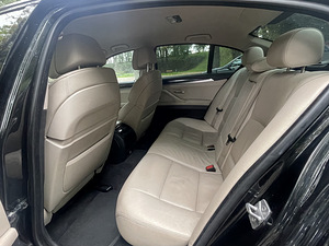 BMW 530d Shadow-line Xdrive (10 foto / 10)