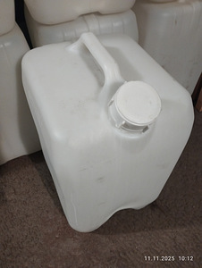 30 l paksud kanistrid. (1 foto / 5)