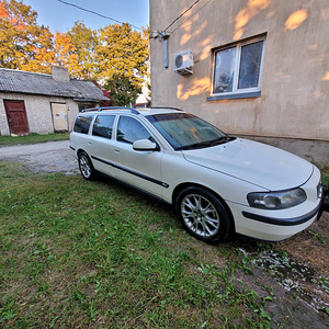 Volvo v70 2.5TDI (4 foto / 6)