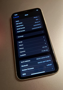iPhone 11 128 ГБ Белый (3 фото из 4)