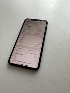 iPhone XS Max 256 ГБ «Серый космос» (3 фото из 4)
