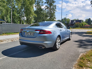 Ягуар XF (5 фото из 9)