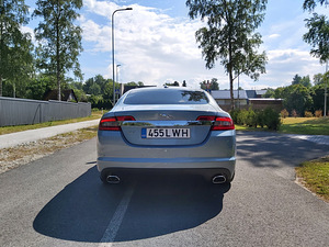 Ягуар XF (6 фото из 9)