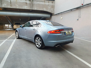 Jaguar XF (4 foto / 5)