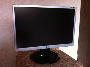 Монитор LG 19 дюймов