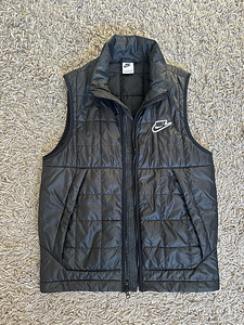 Nike meeste vest – M suurus (1 foto / 6)