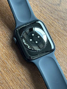 Apple Watch Series 7 45mm GPS (Midnight Aluminum) + karp (3 foto / 4)