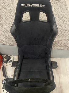 Playseat Evolution Alcantara (2 foto / 3)