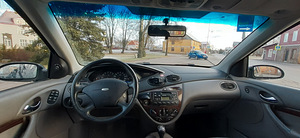 FORD FOCUS 1,8 GHIA 1999 85 kW (4 foto / 6)