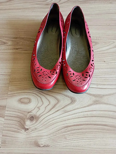 HUSH PUPPIES KORRALIKUD KINGAD NAHAST (1 foto / 3)