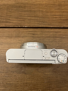 Sony DSC-WX500 Valge (4 foto / 4)