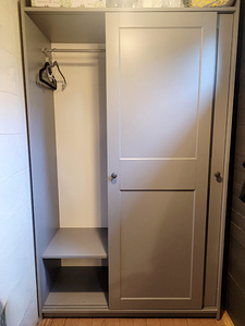 IKEA HAUGA lükandustega riidekapp, 118x55x199 cm, hall / Gra (6 foto / 8)
