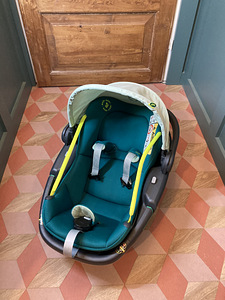 Maxi-Cosi Coral roheline turvahäll koos FamilyFix3 alus (5 foto / 8)