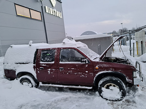 Nissan King Cab (5 фото из 12)