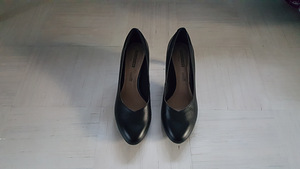 Новые черные туфли Clarks 36