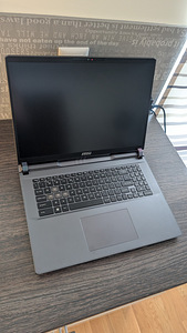 MSI Vector 17 HX (A14VGG-216NL) (1 foto / 6)