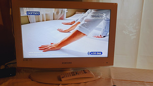 Samsung televiisor puldiga (1 foto / 3)