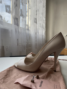 Miu Miu kingad (7 foto / 7)