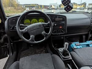 Volkswagen Passat B4 2.0 (6 foto / 7)