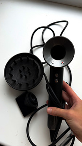 Dyson (2 foto / 2)