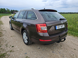 Skoda Octavia 1.6 77kw automaat 4L/100km diisel (5 foto / 15)