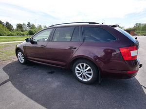 Škoda Octavia Combi 1,6TDI 77kw 7DSG (2 foto / 10)