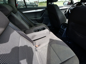 Škoda Octavia Combi 1,6TDI 77kw 7DSG (8 foto / 15)